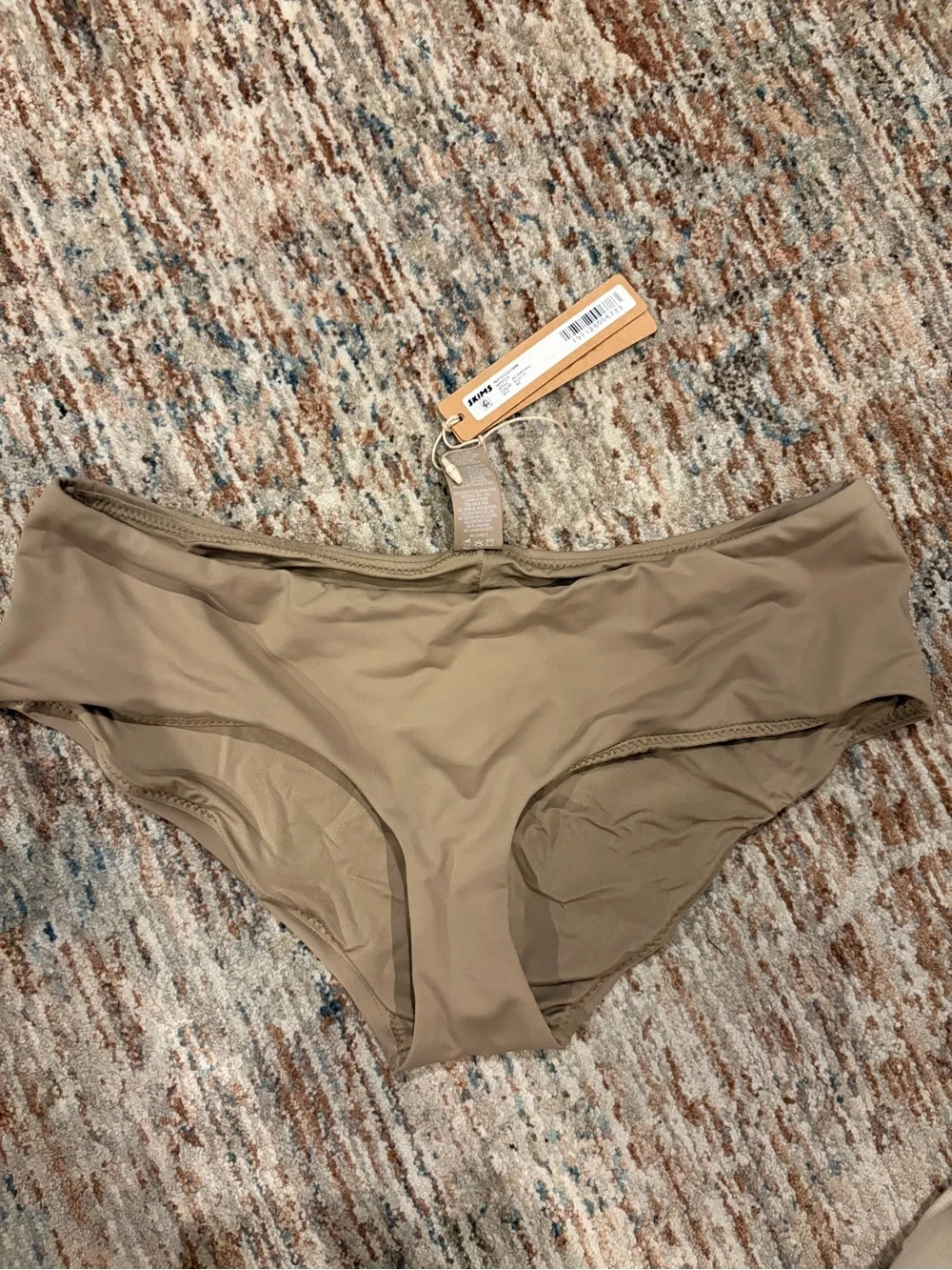 SKIMS Seamless Hipster Briefs in Taupe Beige